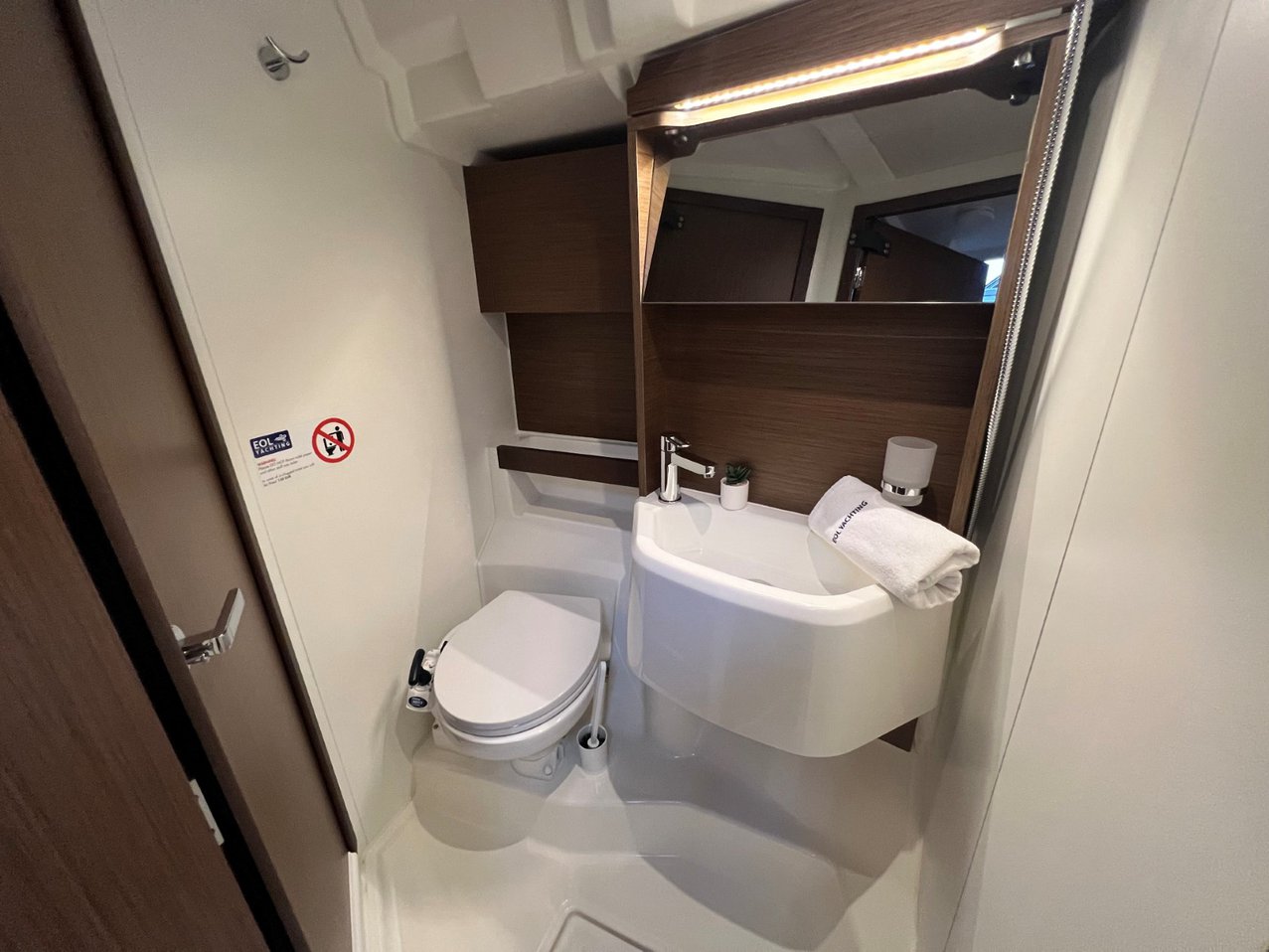 Oceanis 51.1 — photo 37