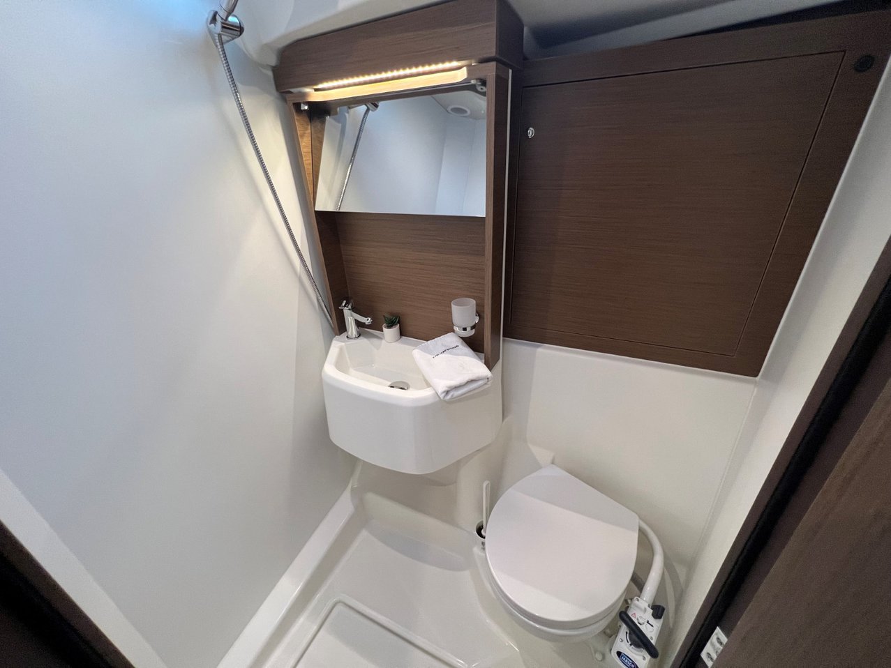 Oceanis 51.1 — photo 42