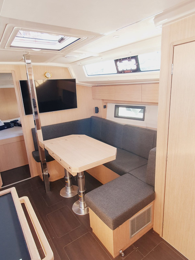 Bavaria C38 — photo 9