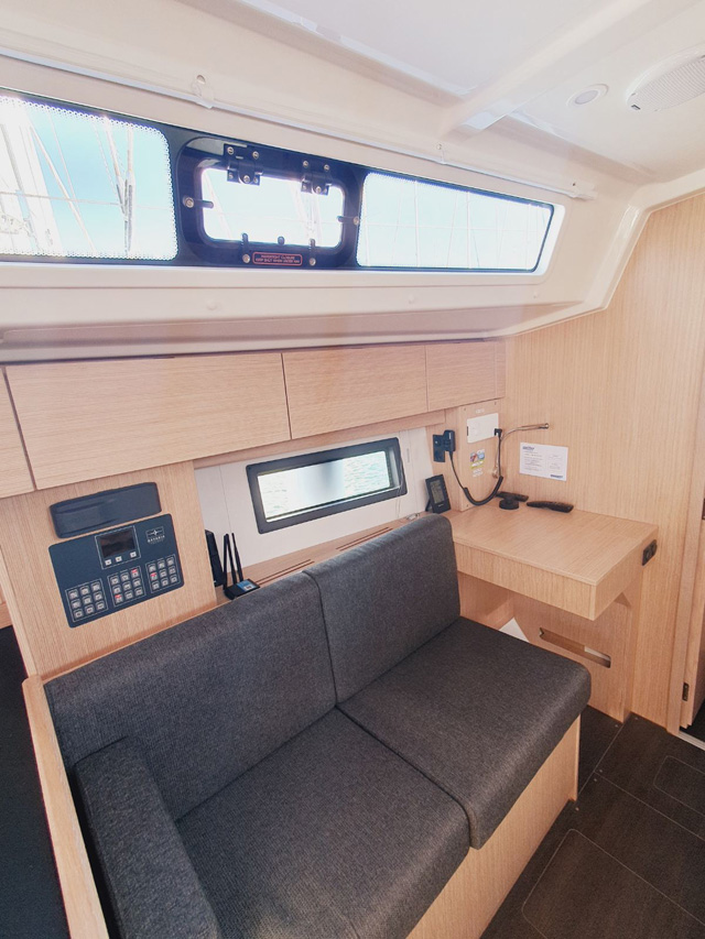 Bavaria C38 — photo 10