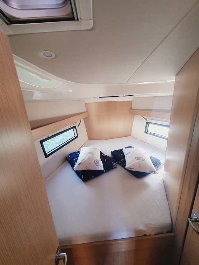 Bavaria C38 — photo 14