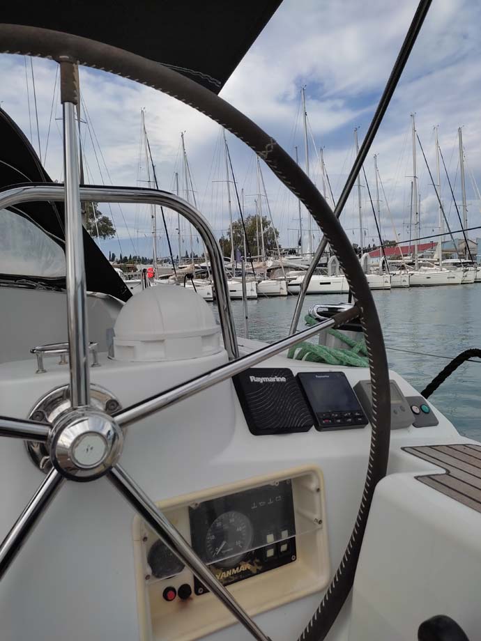 Sun Odyssey 44i - 3 cab. — photo 3