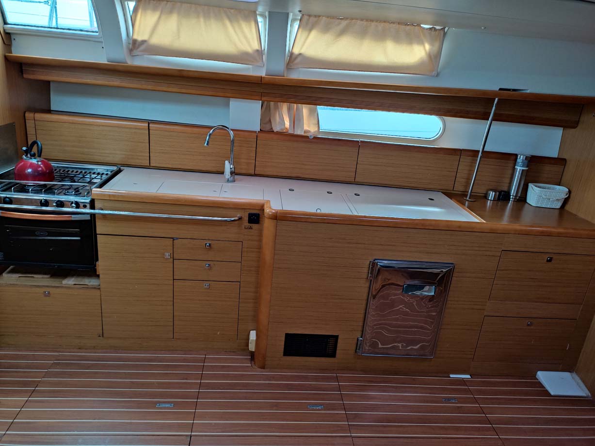 Sun Odyssey 44i - 3 cab. — photo 7