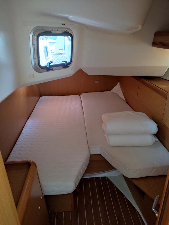 Sun Odyssey 44i - 3 cab. — photo 12