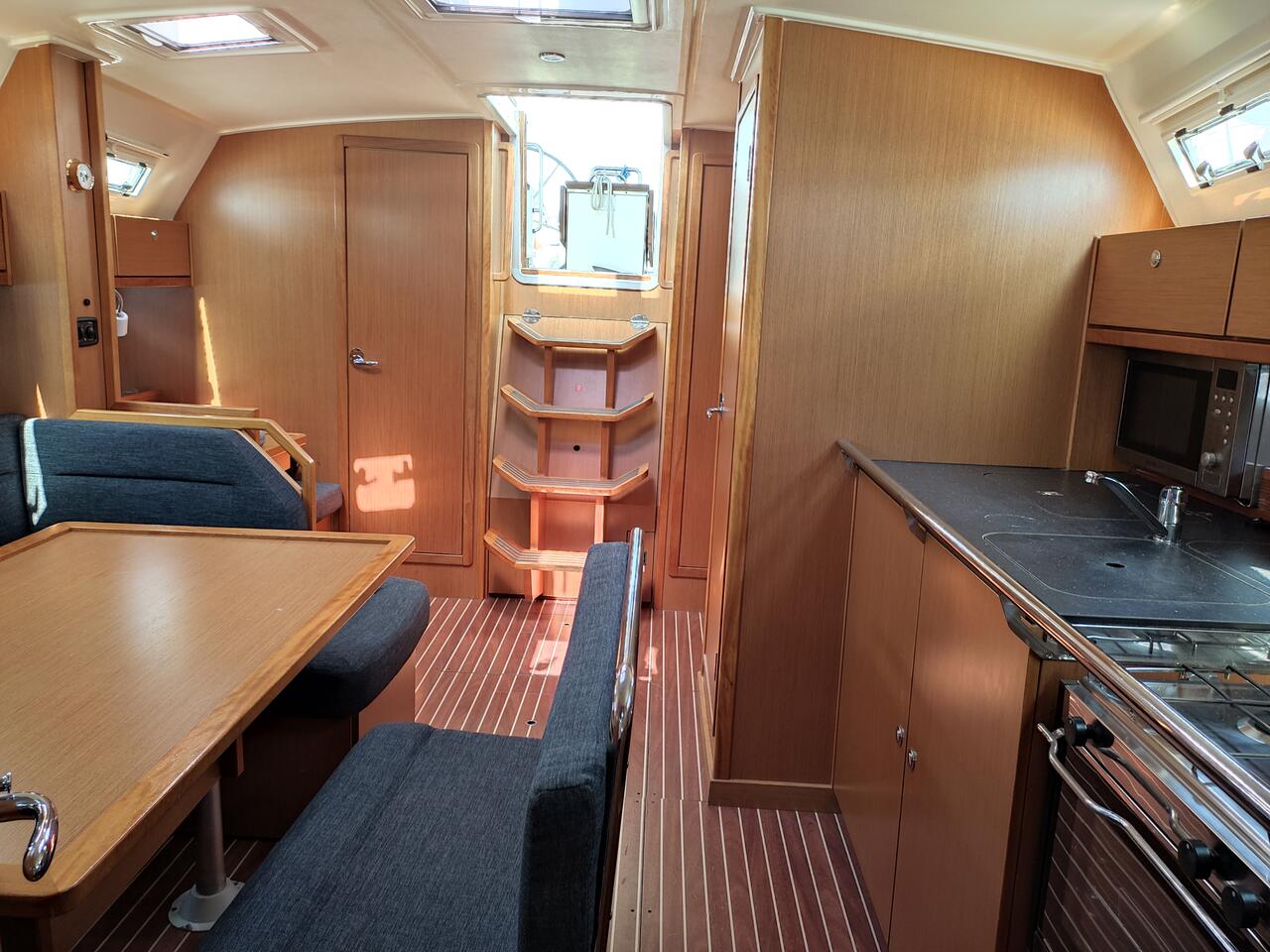 Bavaria Cruiser 40 — photo 10