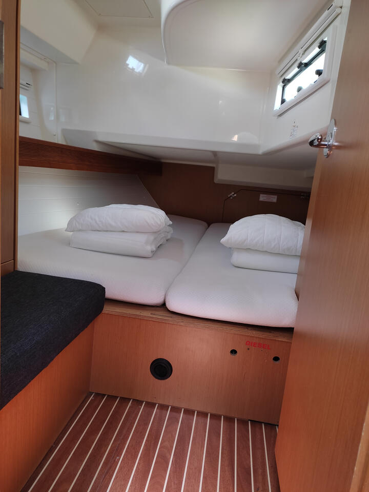 Bavaria Cruiser 40 — photo 11