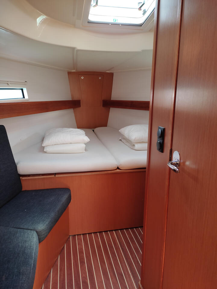 Bavaria Cruiser 40 — photo 12