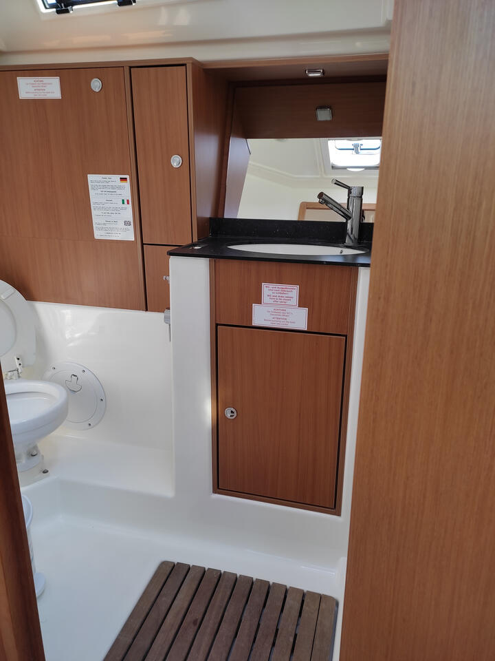 Bavaria Cruiser 40 — photo 13
