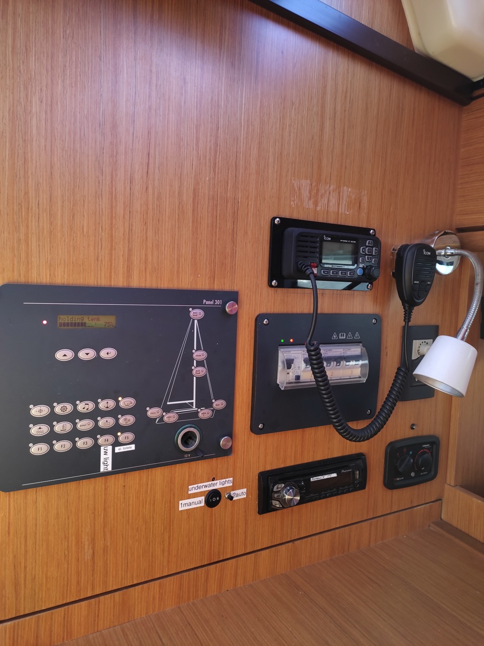 Bavaria 37 Cruiser — photo 22