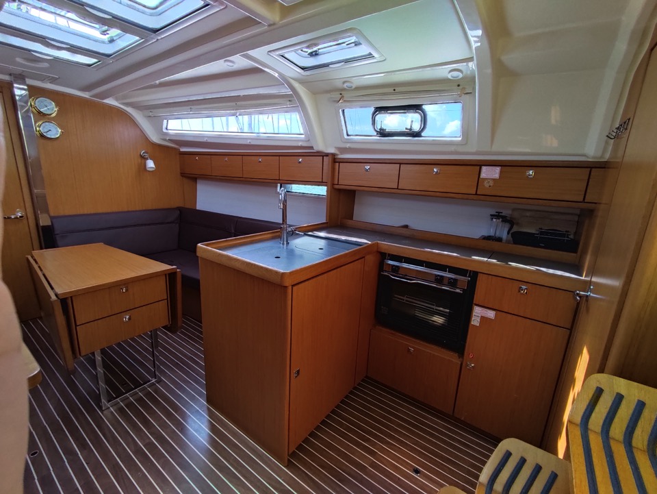 Bavaria 37 Cruiser — photo 20