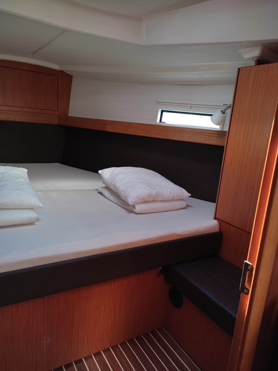 Bavaria 37 Cruiser — photo 6