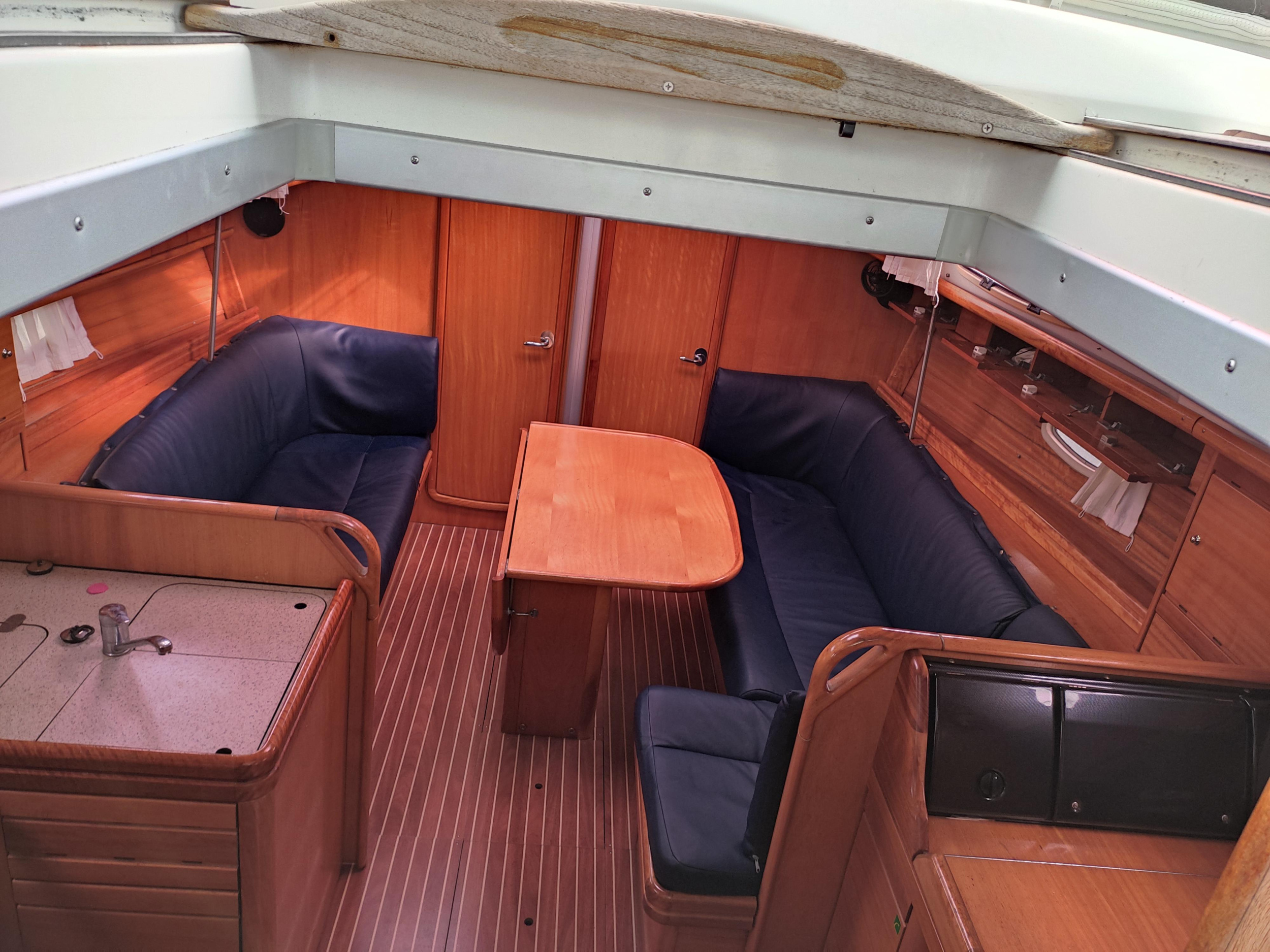 Bavaria 37 Cruiser — photo 5