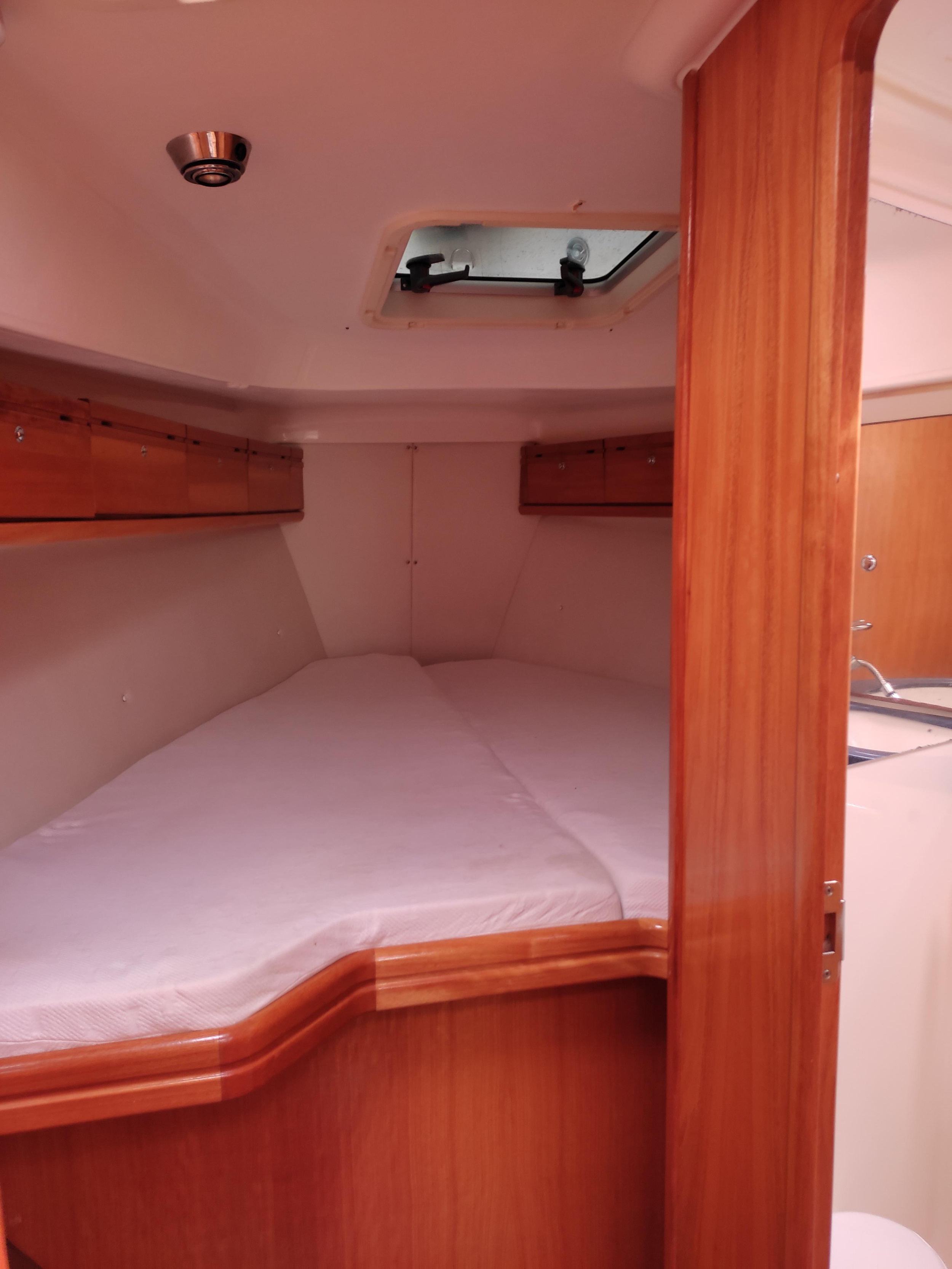 Bavaria 37 Cruiser — photo 7