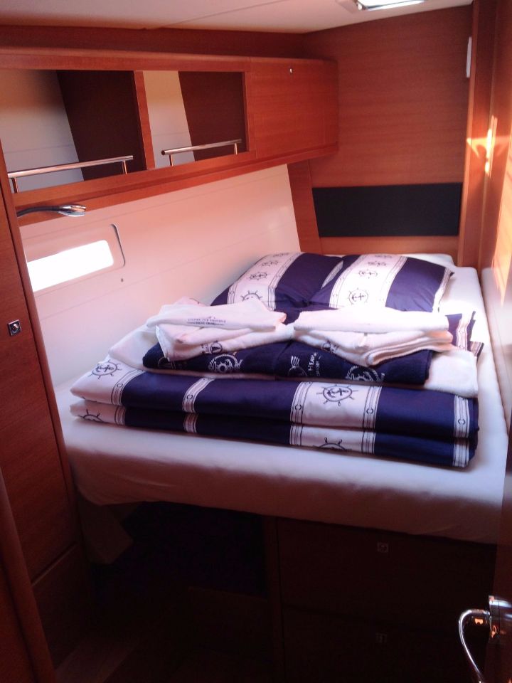 Dufour Exclusive 56 - 4 + 1 cab. — photo 27