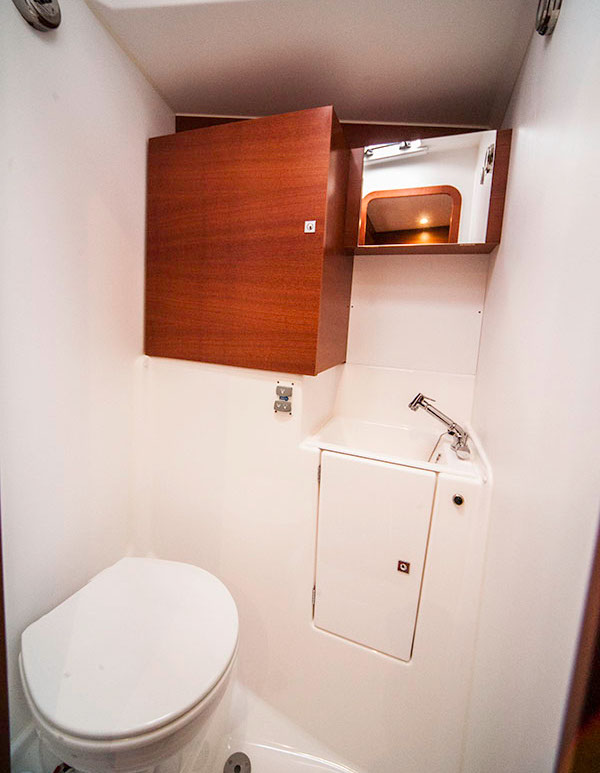 Dufour Exclusive 56 - 4 + 1 cab. — photo 28