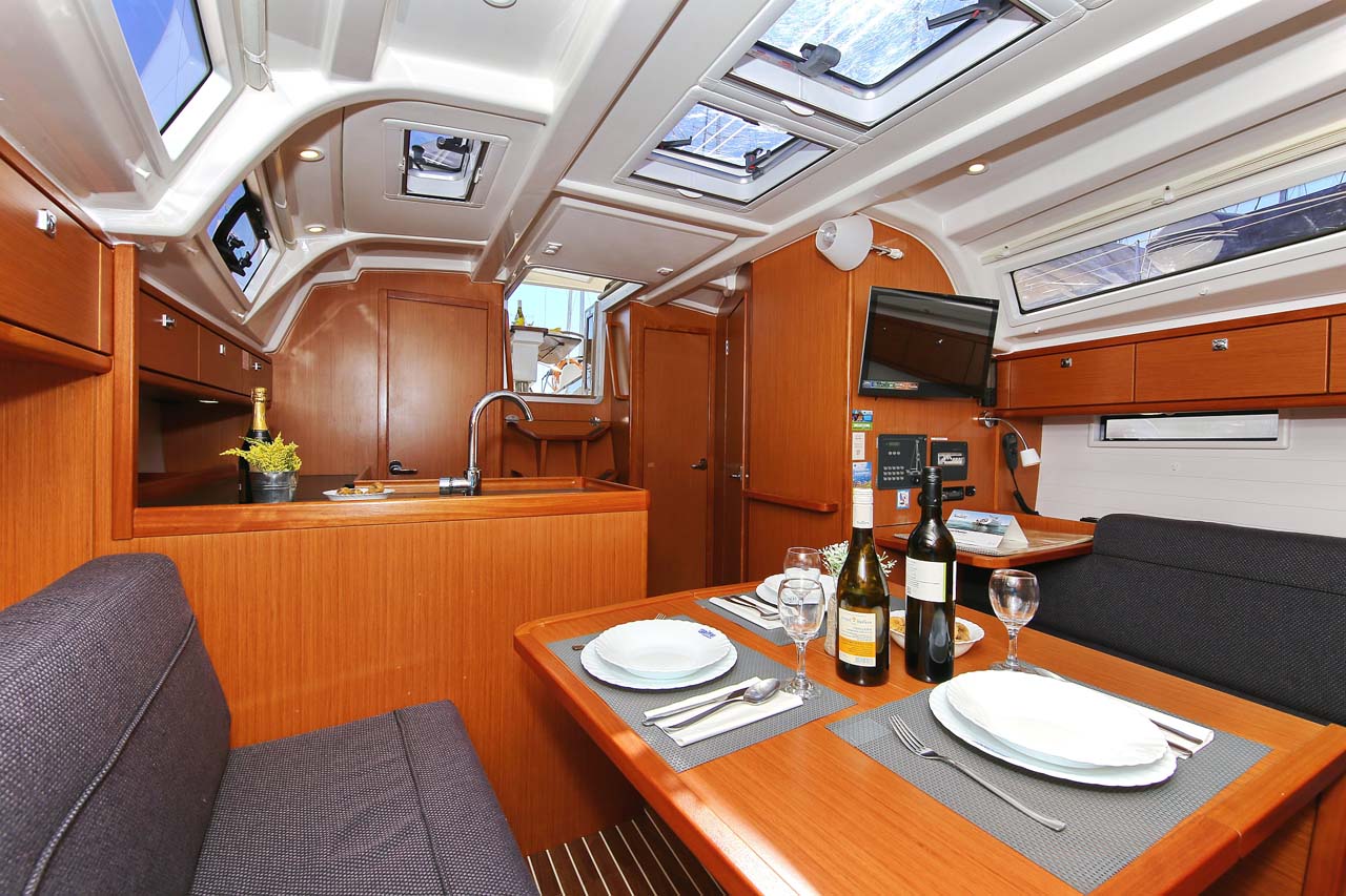 Bavaria Cruiser 37 - 3 cab. — photo 12