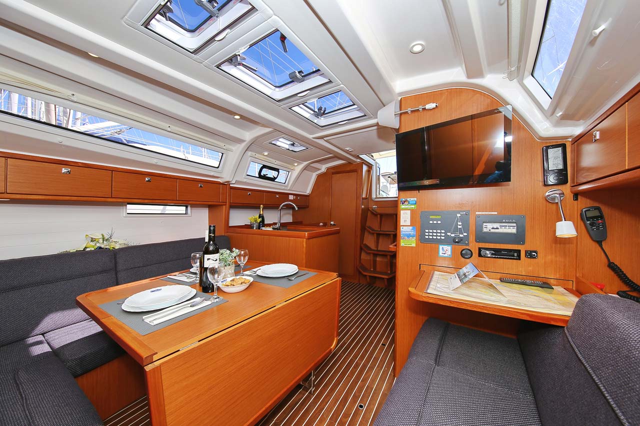 Bavaria Cruiser 37 - 3 cab. — photo 13
