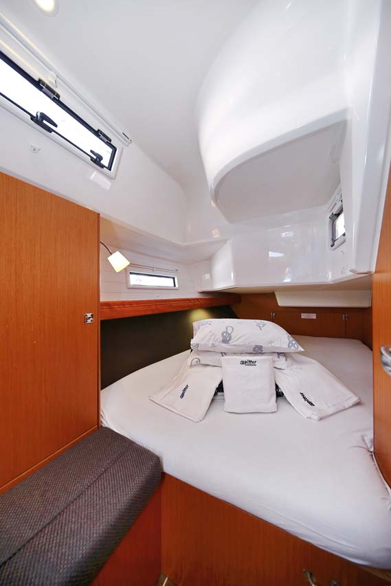 Bavaria Cruiser 37 - 3 cab. — photo 17