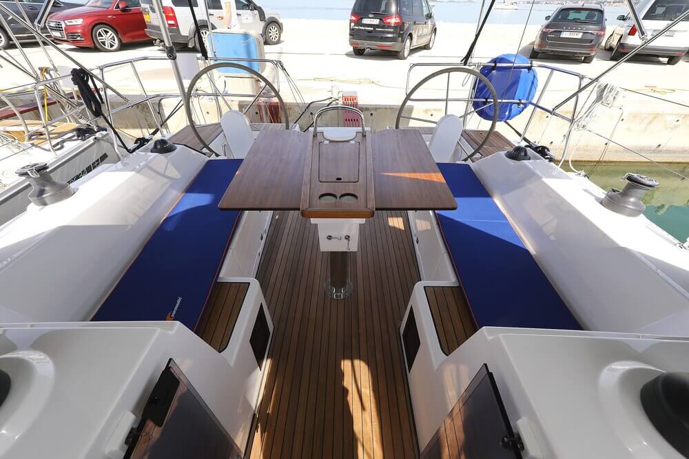 Bavaria C38 — photo 5