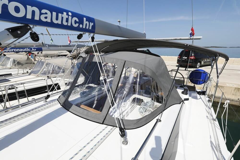 Bavaria C38 — photo 6