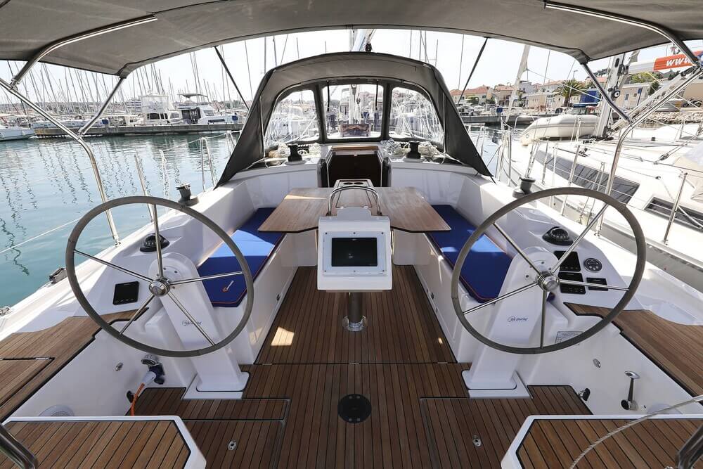 Bavaria C38 — photo 7