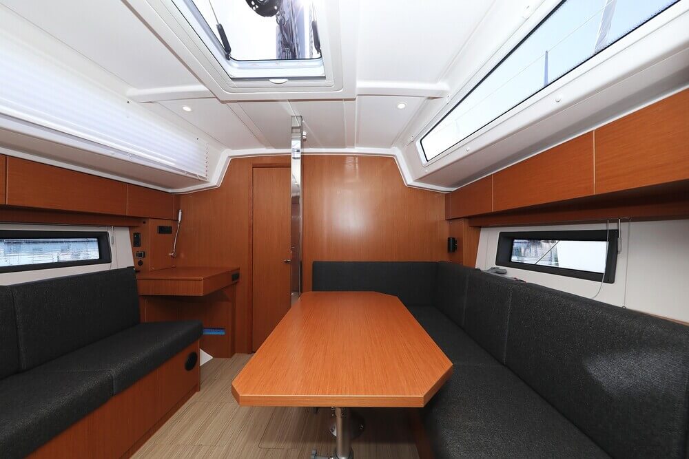 Bavaria C38 — photo 8