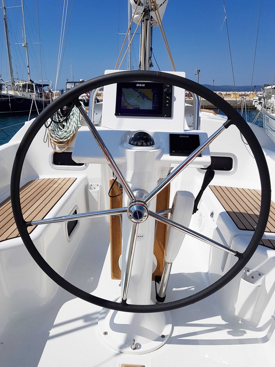 Oceanis 31 — photo 8