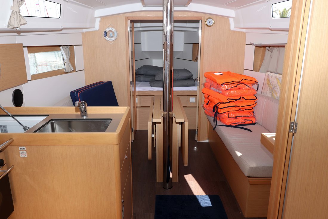 Oceanis 35.1 — photo 9