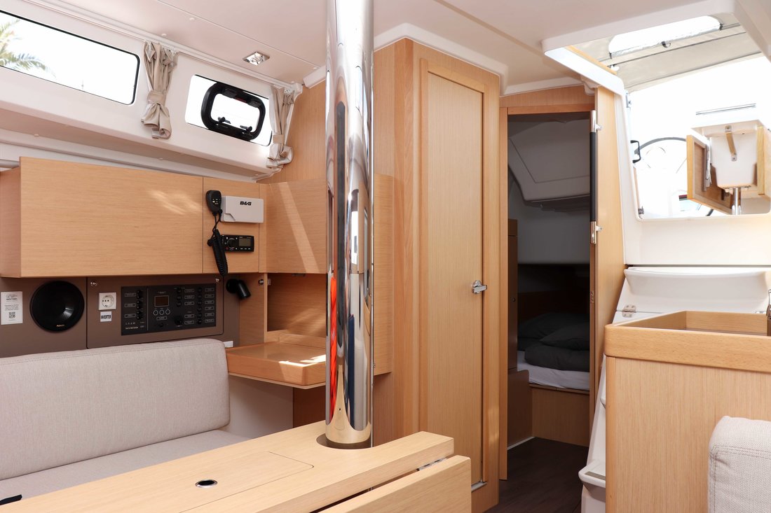 Oceanis 35.1 — photo 10