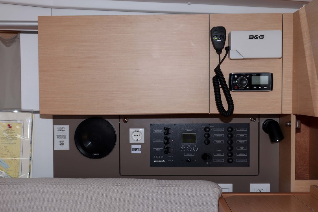 Oceanis 35.1 — photo 11