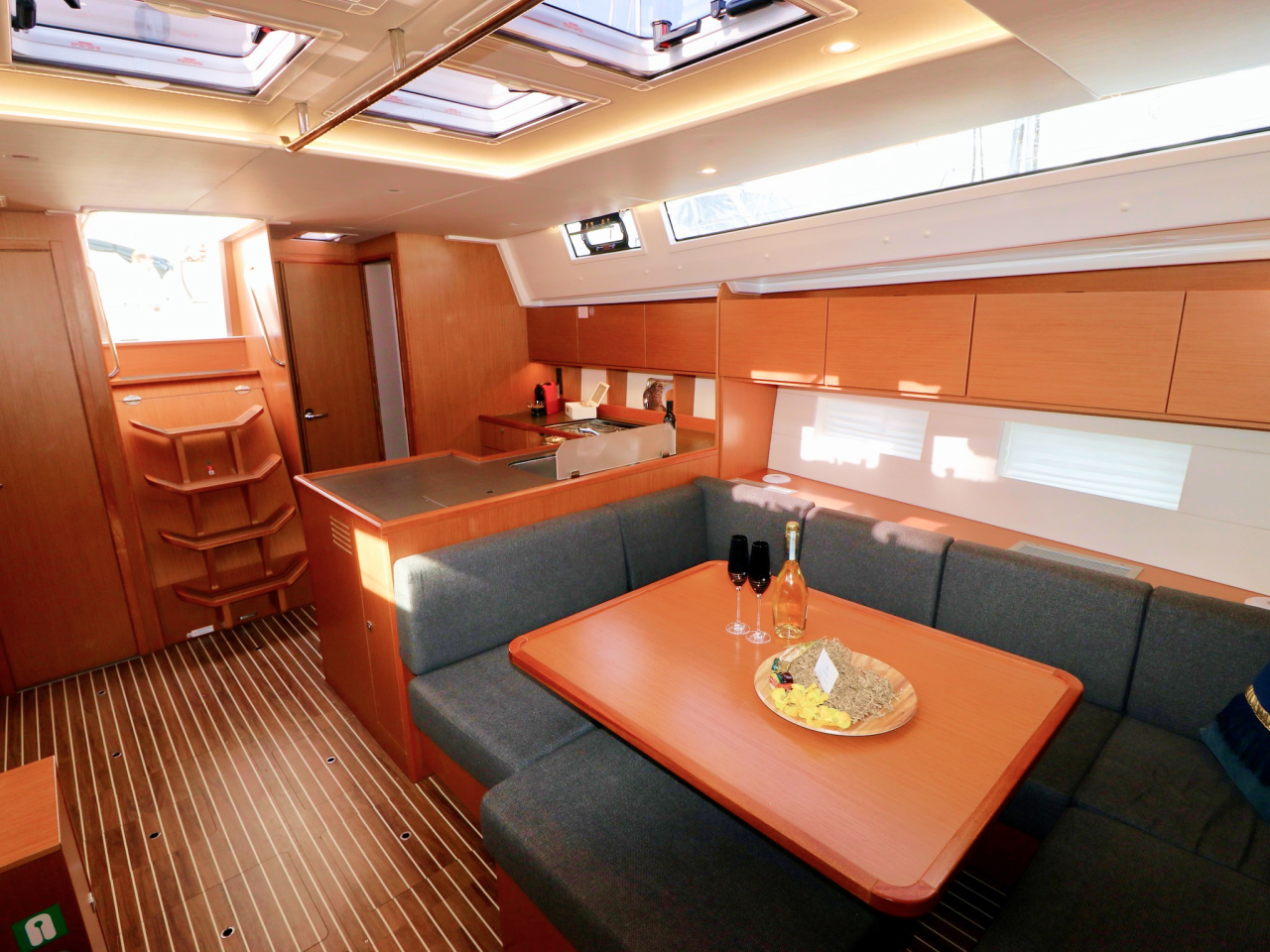 Bavaria C50 Holiday - 5 cab. — photo 14
