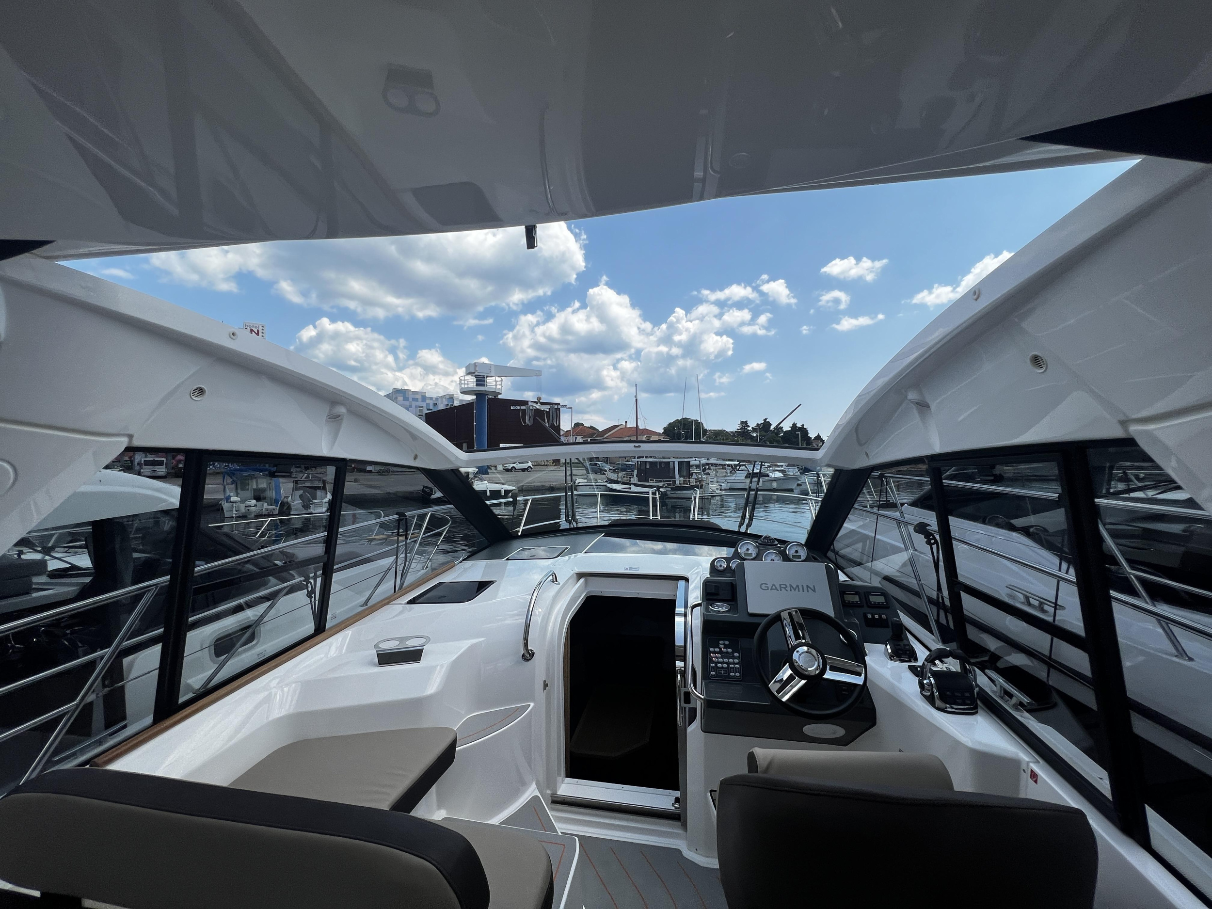 Bavaria 33 Sport HT — photo 7