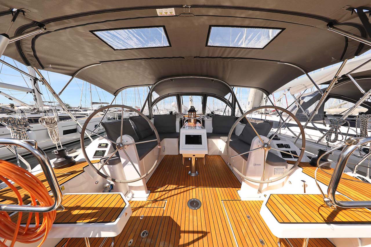 Bavaria C42 Style — photo 7