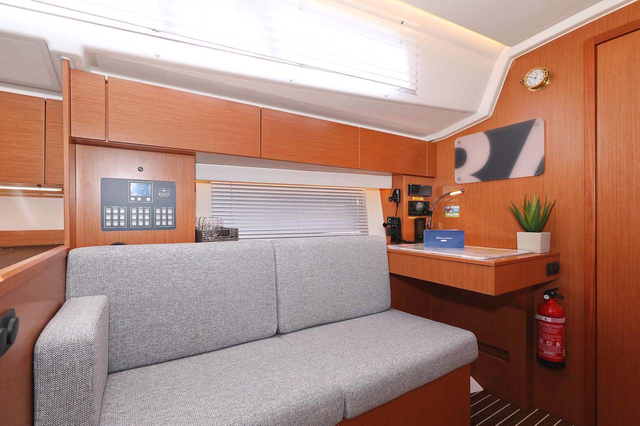Bavaria C42 Style — photo 16