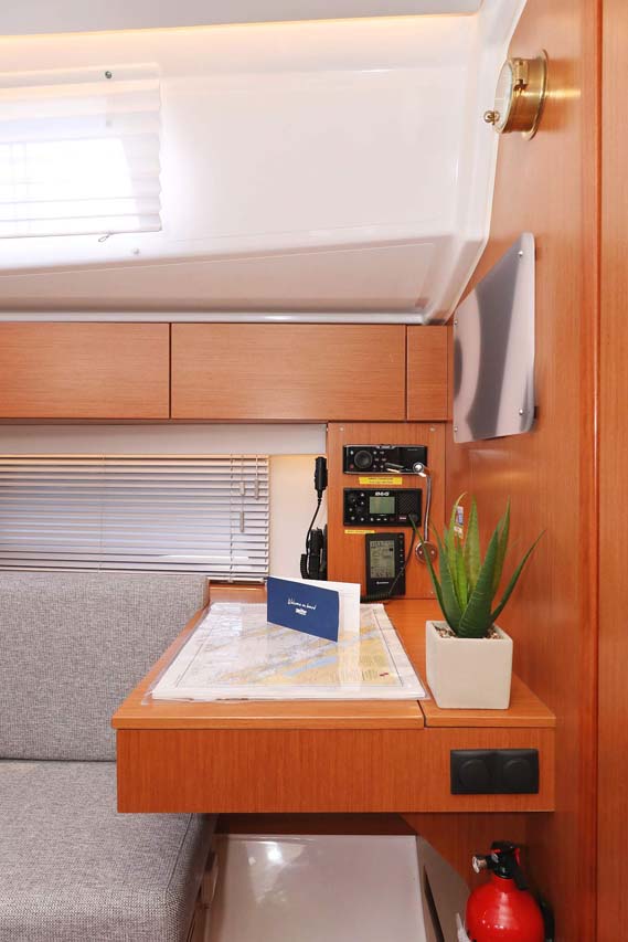 Bavaria C42 Style — photo 17