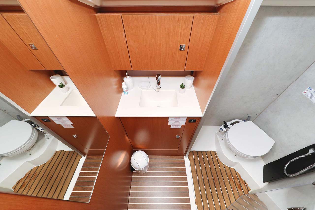 Bavaria C42 Style — photo 28