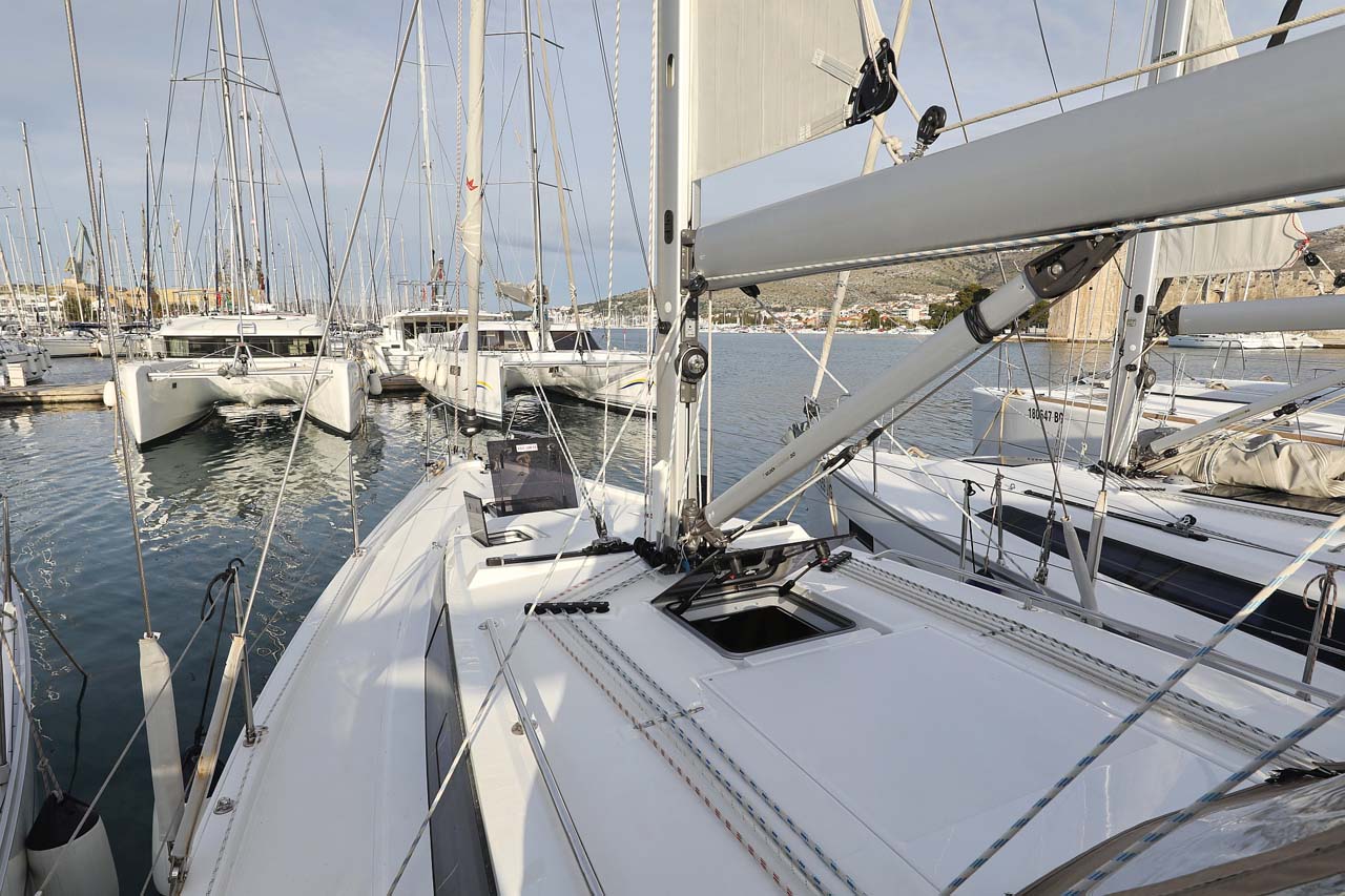 Bavaria C38 Style — photo 15
