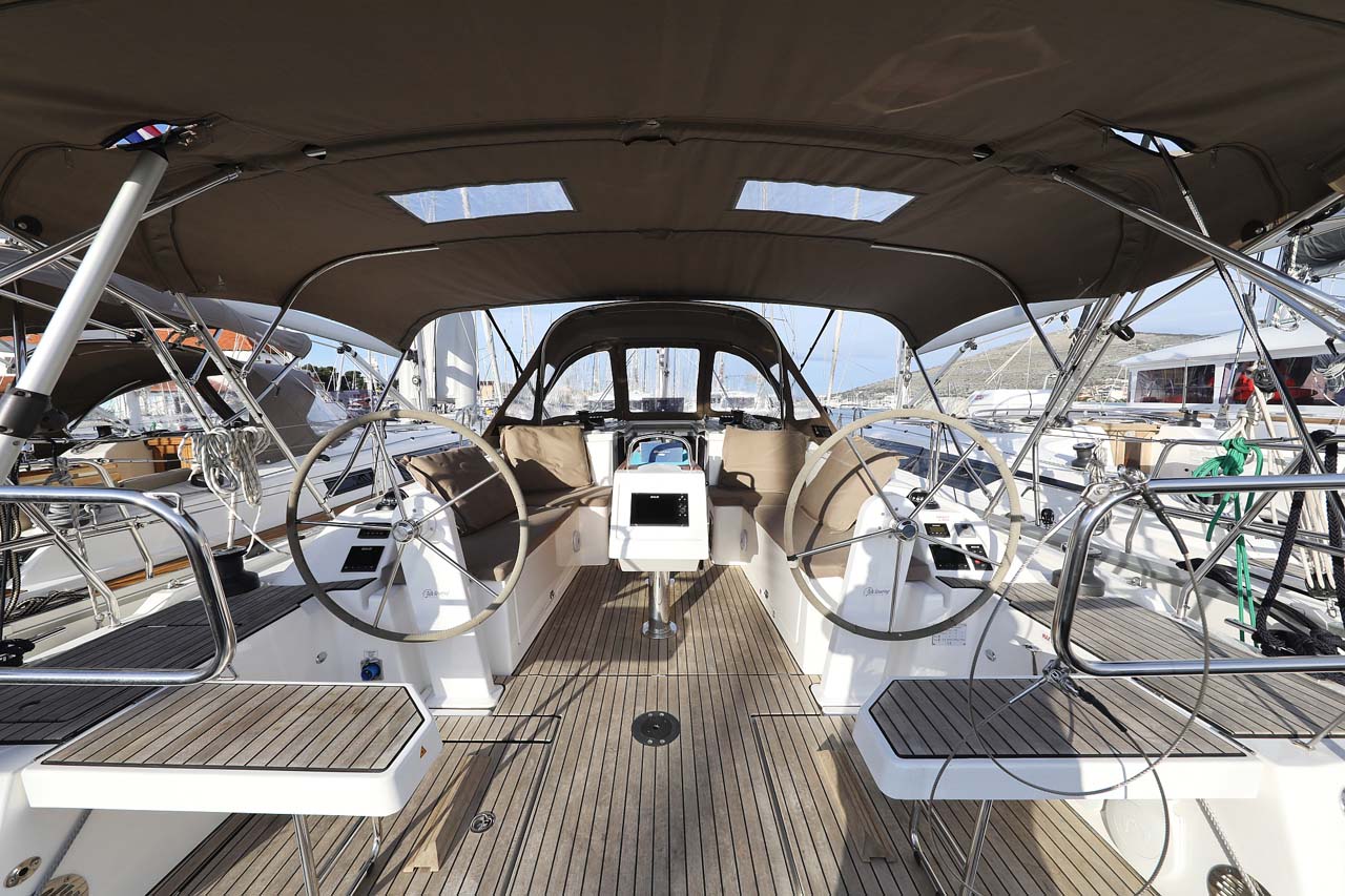 Bavaria C38 Style — photo 20