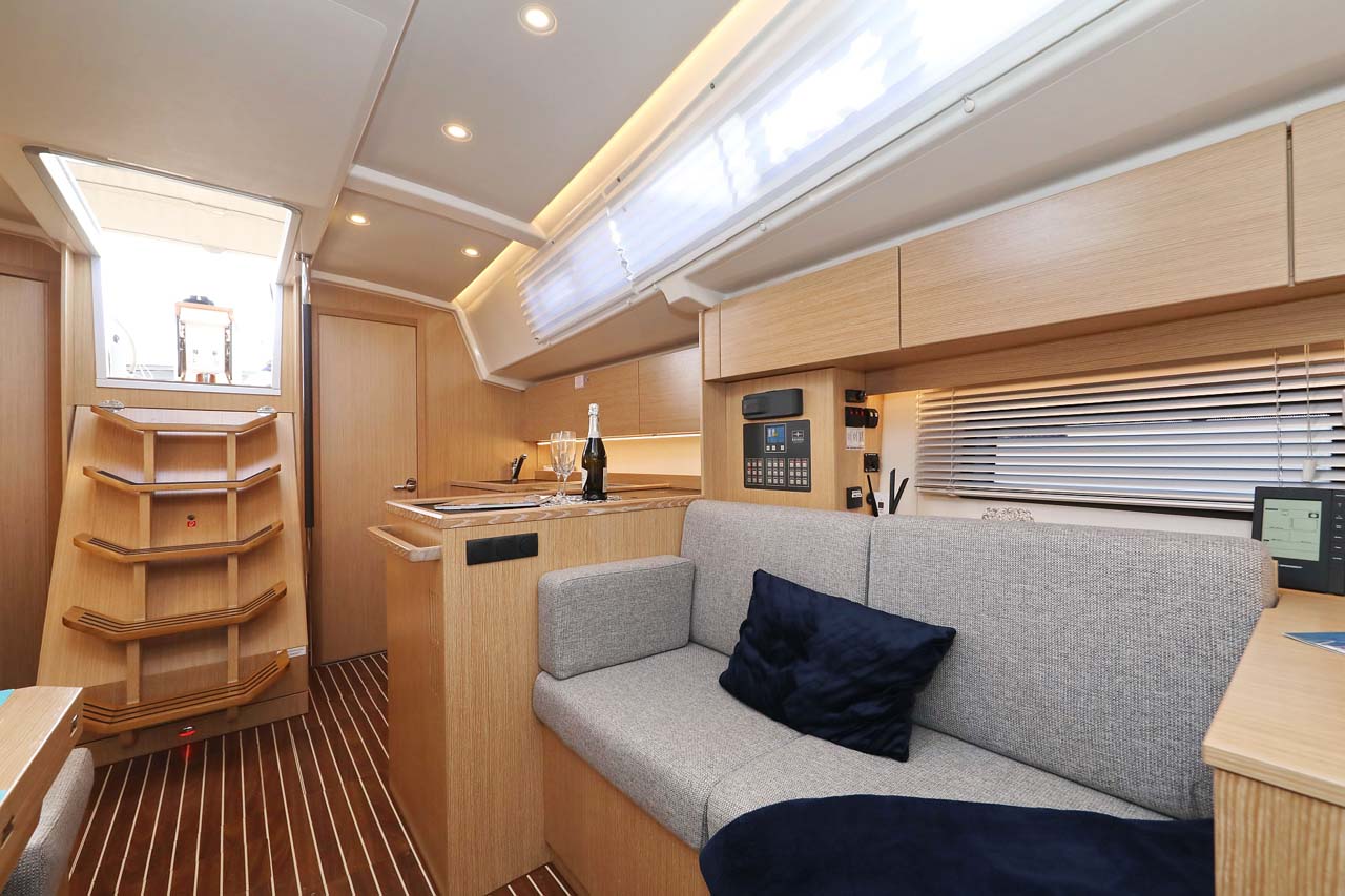 Bavaria C38 Style — photo 28