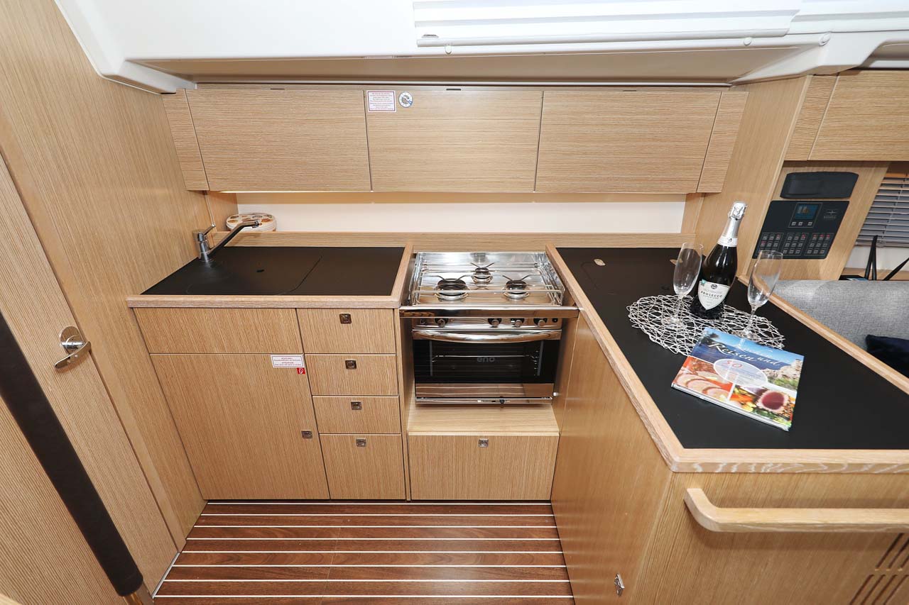 Bavaria C38 Style — photo 2