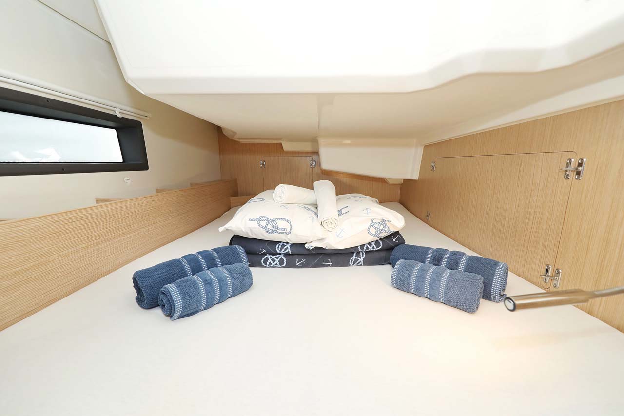 Bavaria C38 Style — photo 7
