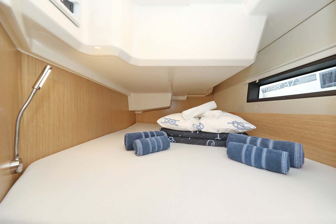 Bavaria C38 Style — photo 9