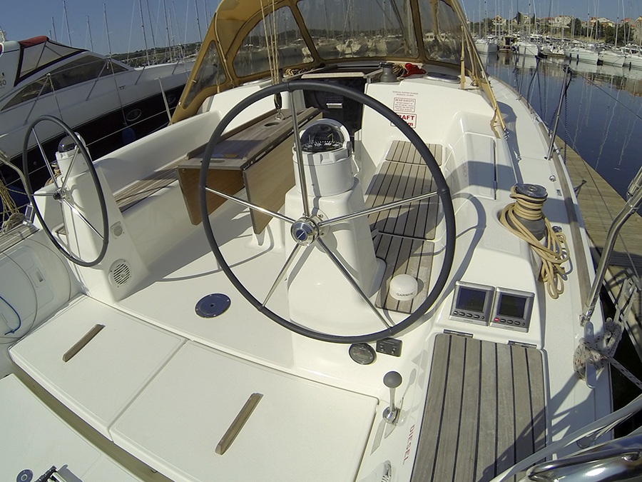 Dufour 335 GL — photo 8