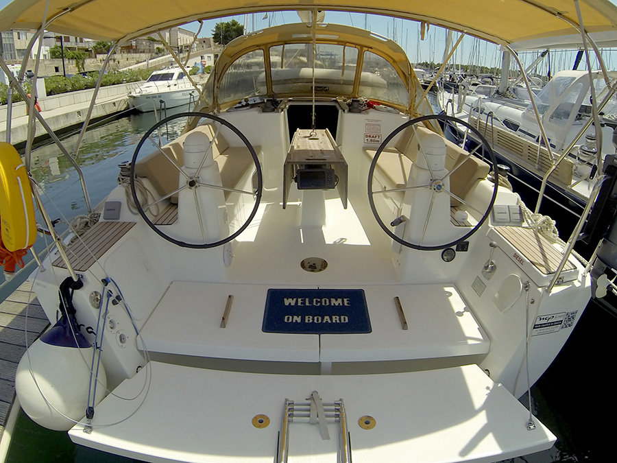 Dufour 335 GL — photo 15