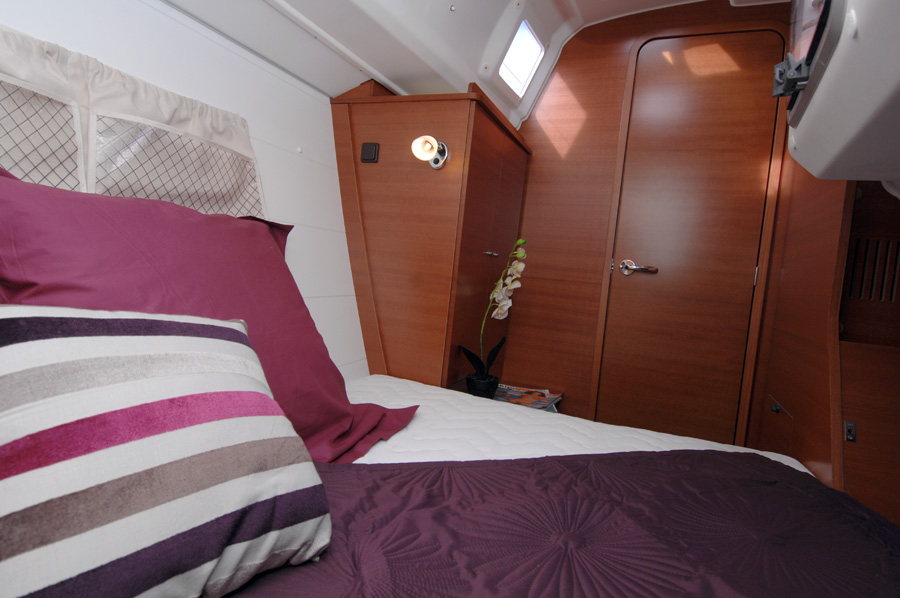 Dufour 335 GL — photo 34