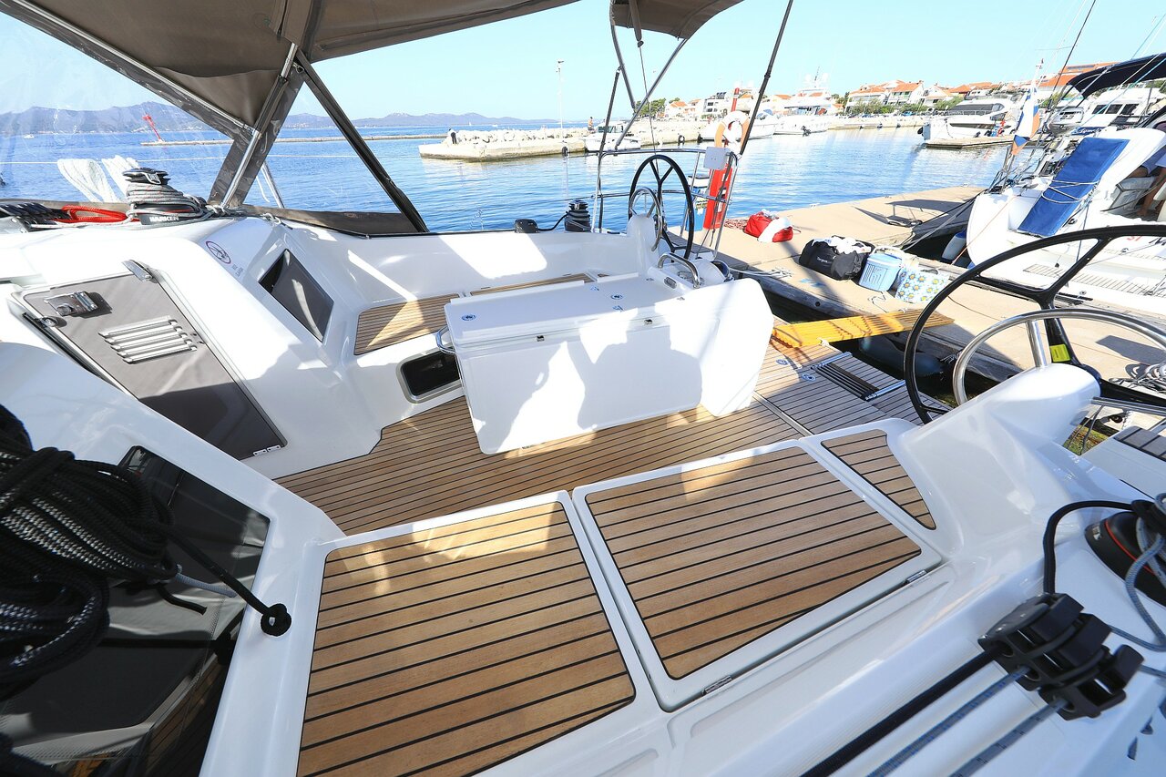 Sun Odyssey 410 - 3 cab. — photo 6
