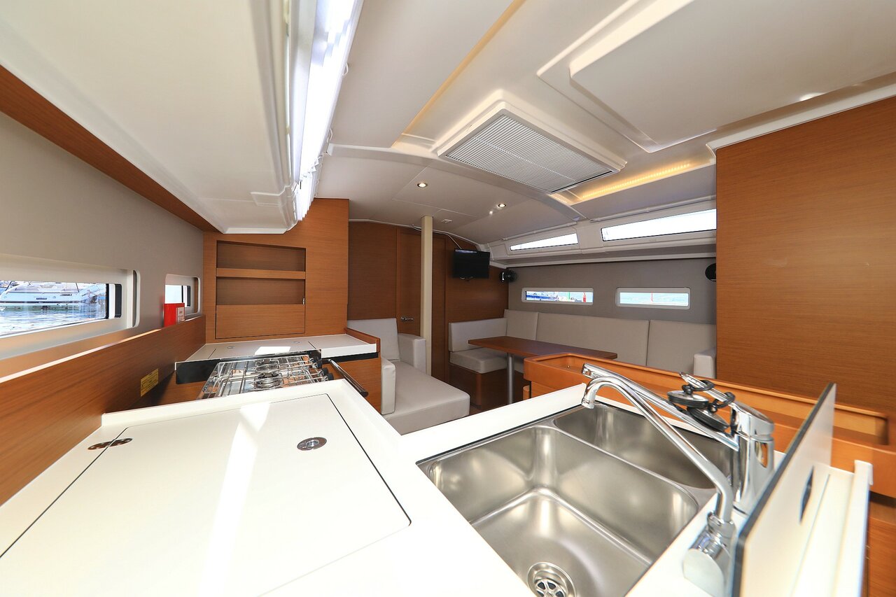 Sun Odyssey 410 - 3 cab. — photo 13