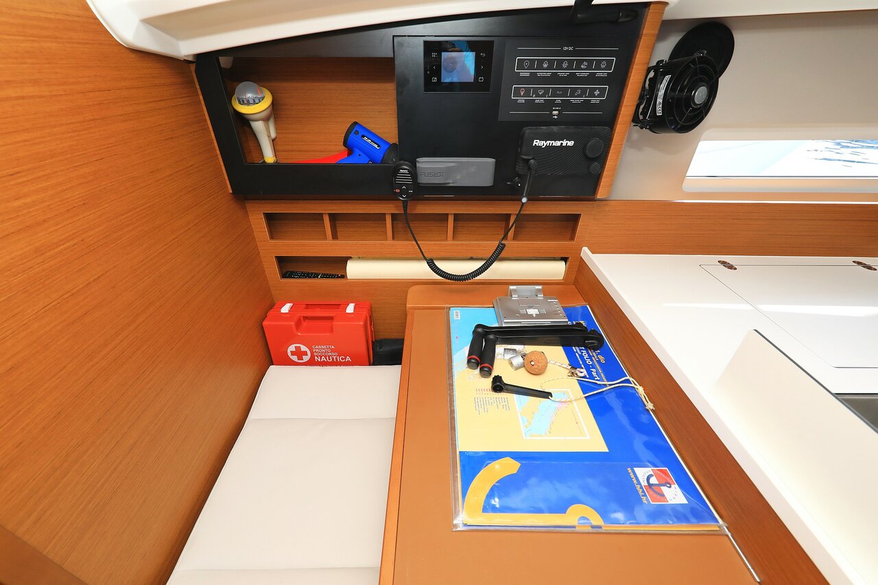 Sun Odyssey 410 - 3 cab. — photo 14