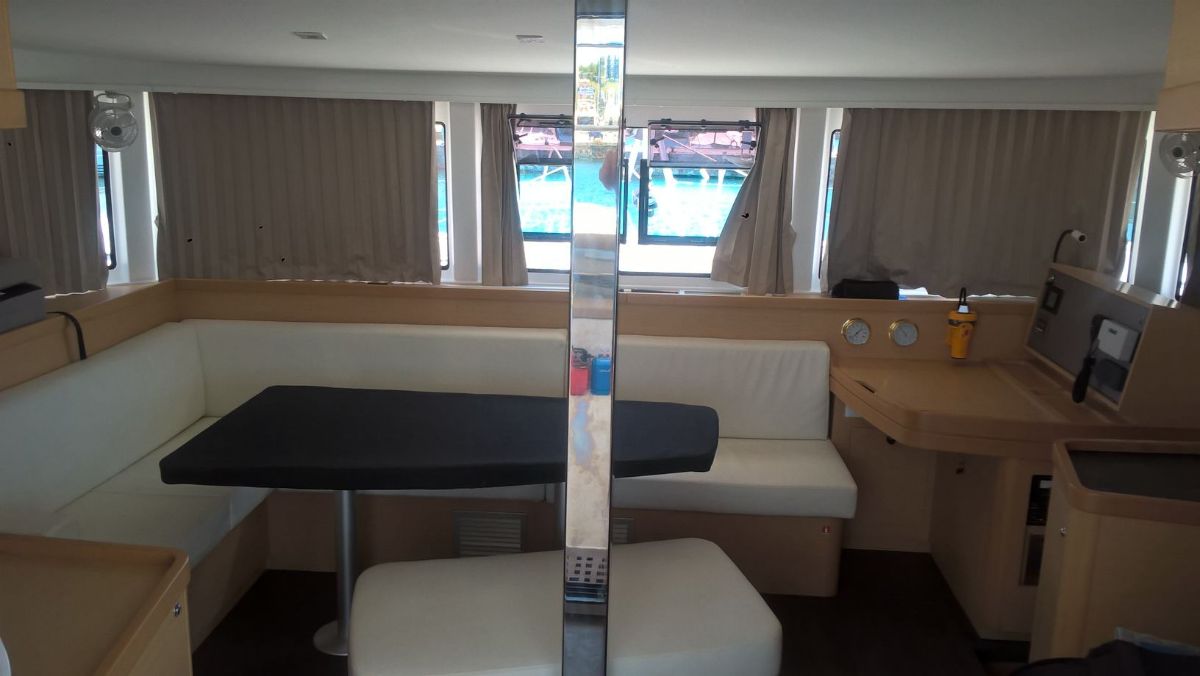 Lagoon 42 - 4 + 2 cab. — photo 12