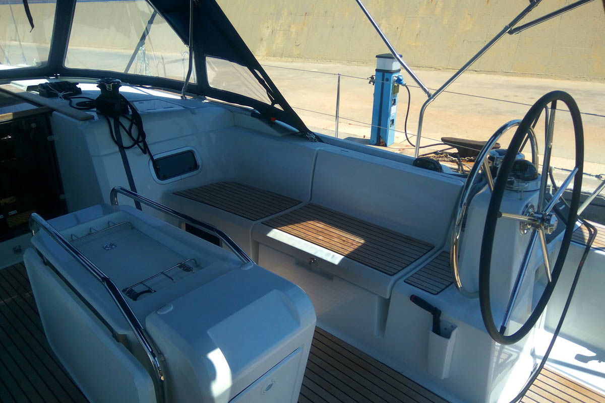 Sun Odyssey 519 - 4 + 1 cab. — photo 5